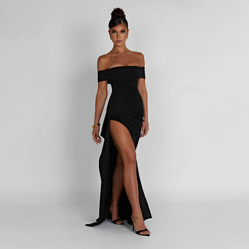 Lorène elegantly shaped