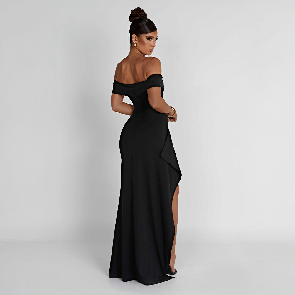 Lorène elegantly shaped